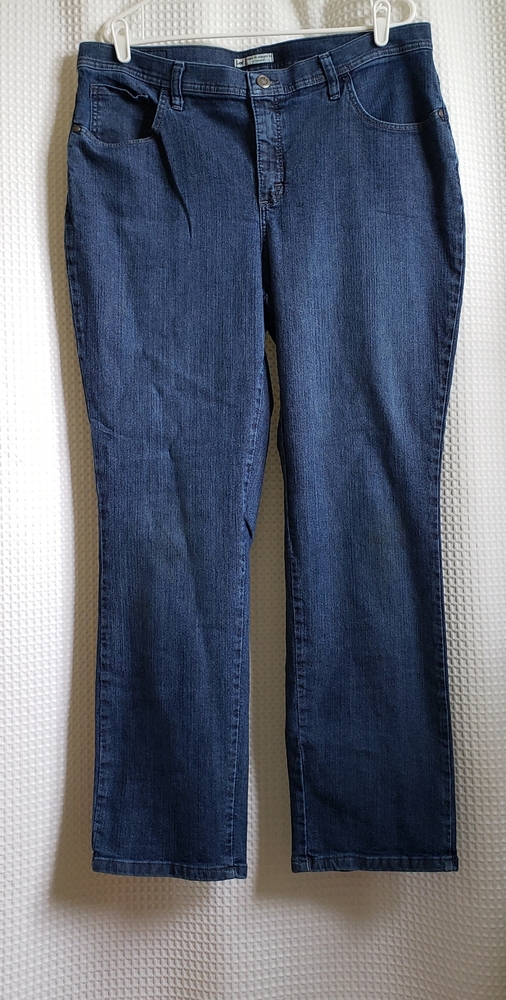 Women's Lee Classic Fit, Straight Leg, At The Waist jeans